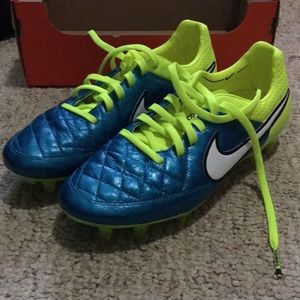 Women’s Tiempo Legend V FG